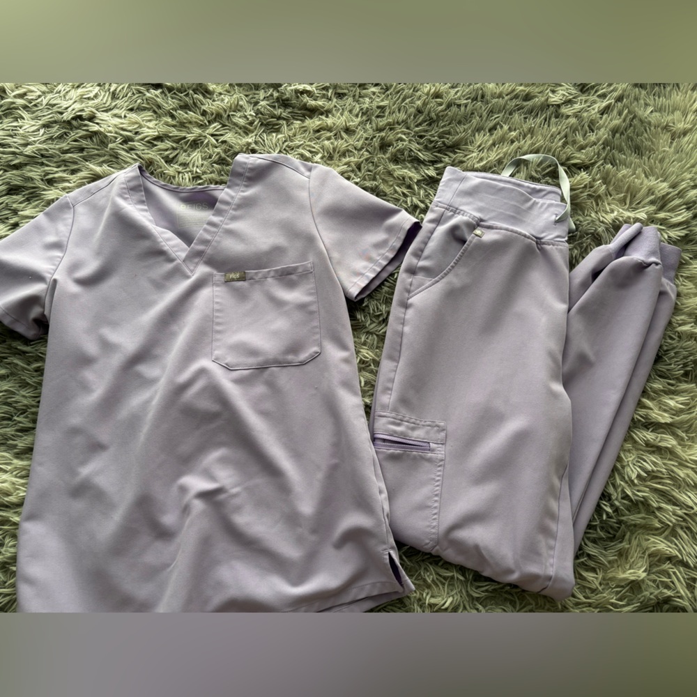 Figs Catarina One Pocket Scrub Top and High waisted Zamora Jogger